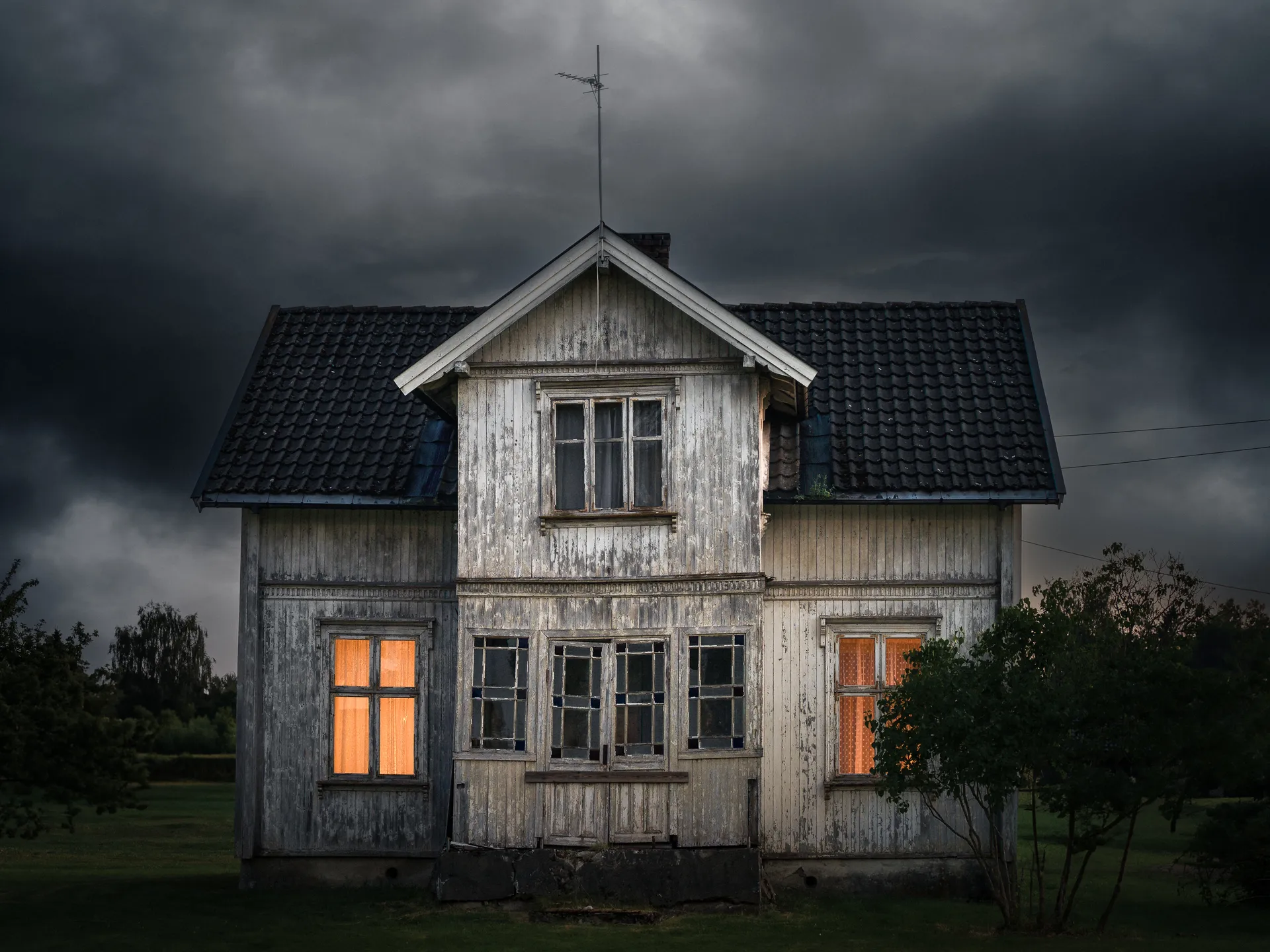 Echoes photo series by Rino Falstad exploring memory, absence and the human trace in silent environments.