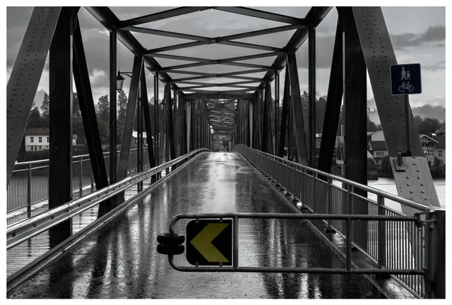 Raint on the Bridge